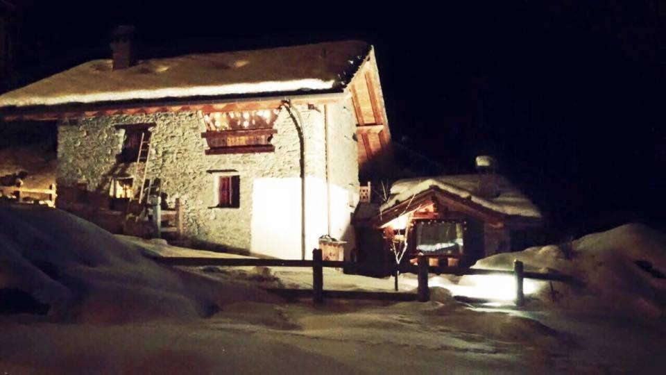 B&B Lo Djoua De Toueno Arvier Exterior photo